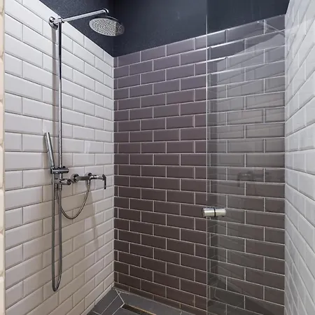 Ovaros Apartment *